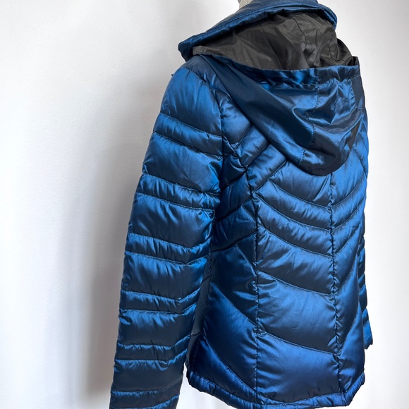 TravelSmith Blue Down Puffer Coat Packable Winter Jacket with Hood - Picture 7 of 10